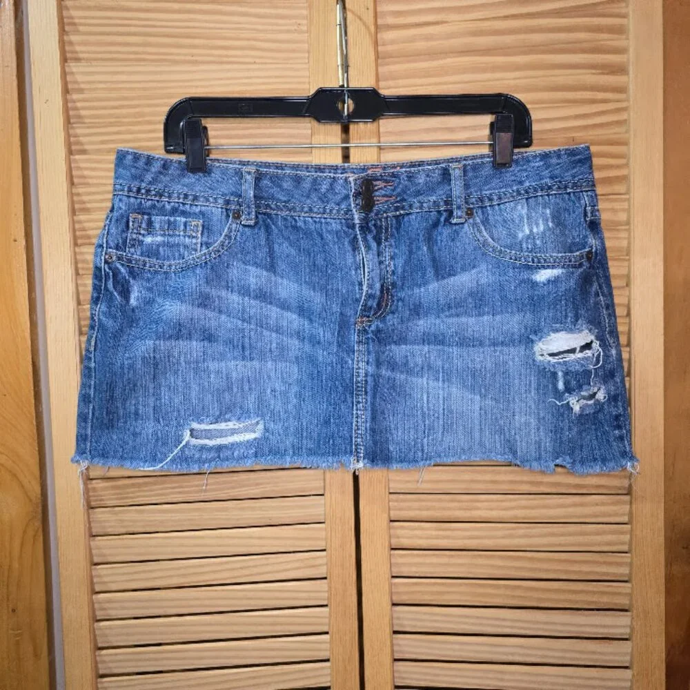 Rue21 Y2K Micro Mini skirt, Medium Wash Denimin, Size 13